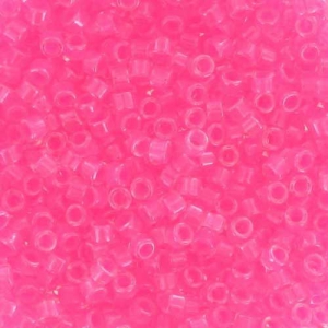 Miyuki Delica 11/0 DB2035 - Luminous Wild Strawberry x8g