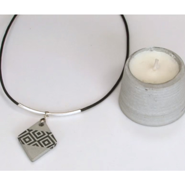 Imparare a usare il calcestruzzo creativo Rayher per creare gioielli o decorare