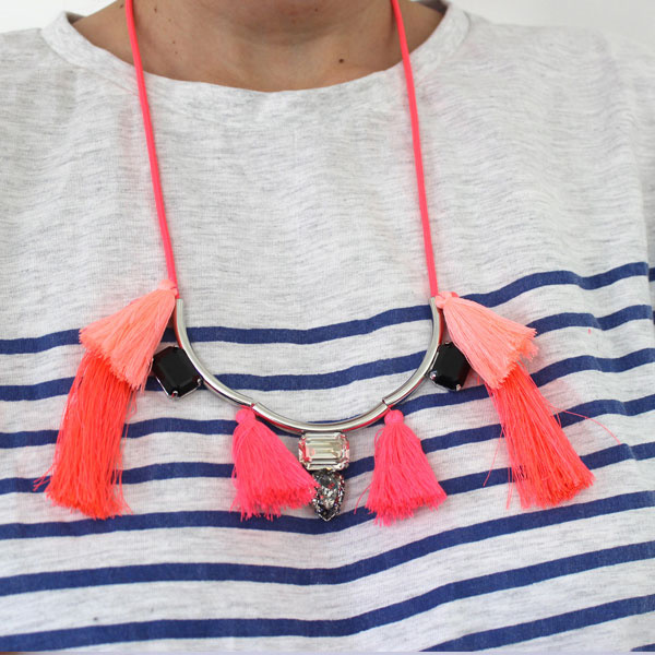 Collana strass e pompon