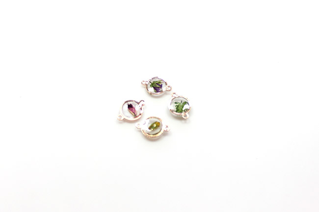 Anello in resina a LED UV con inclusione di fiori secchi : Tappa 3