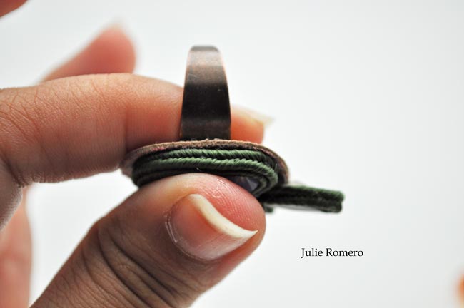 Anello della treccia con cabochon e PureCrystal ematite : Tappa 16