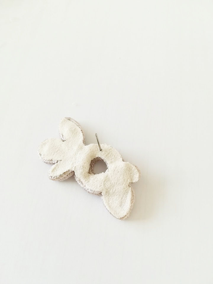 Orecchini Bright Wings in soutache chiaro di luna e cristalli PureCrystal : Tappa 11