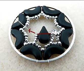 Boucles d'oreilles Sakura avec perles Amos® par Puca® étape 21