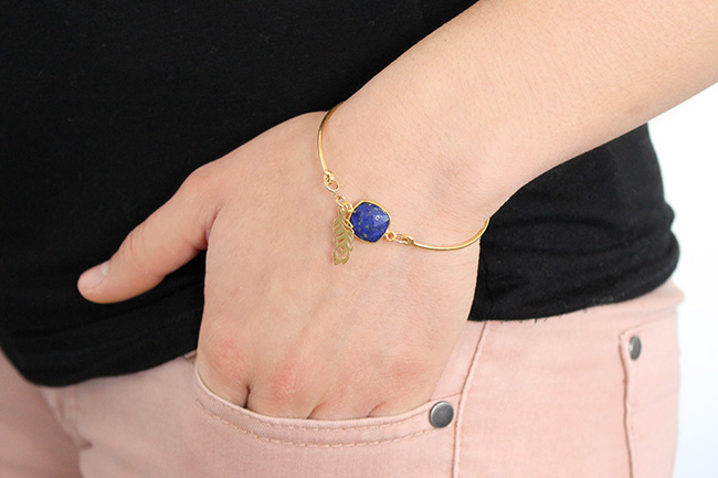 bracelet jonc intercalaire Lapis Lazuli et plume de paon bracelet jonc intercalaire Lapis Lazuli et plume de paon