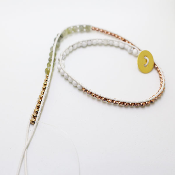 Bracciale in pelle con perline Miyuki, Labradorite e Howlite : Tappa 6