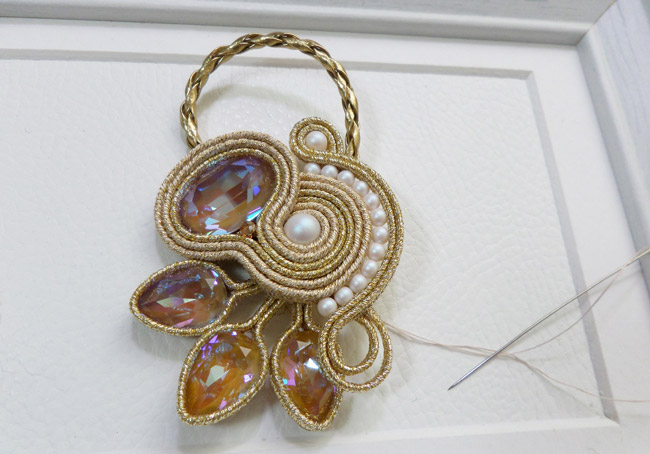 Bracciale soutache fai da te con perle PureCrystal : Tappa 15