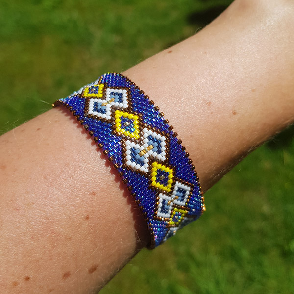 Bracciale rigido fai da te circolare in tessitura a peyote con perle Miyuki Delicas