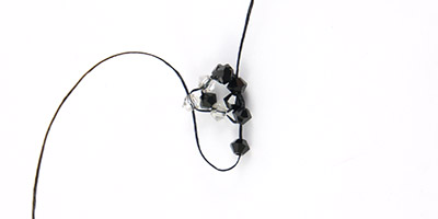 Bracciale bangle tubolare Swarovski toupies weaving peyote : Tappa 3