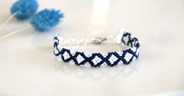 Bracelet Brésilien bleu motif losanges
