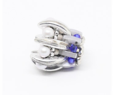 Collier DIY avec des cristaux PureCrystal Majestic Blue, Czechmates et Miyuki Delicas Collier DIY avec des cristaux PureCrystal Majestic Blue, Czechmates et Miyuki Delicas