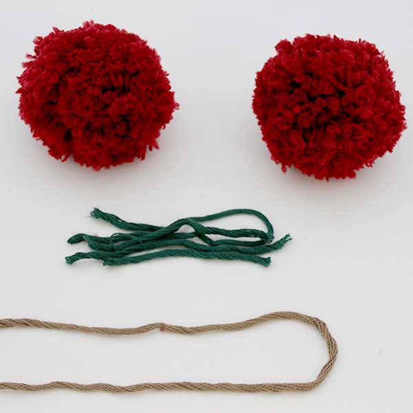 DIY déco pompons cerise pour customiser votre sac ou panier DIY déco pompons cerise pour customiser votre sac ou panier