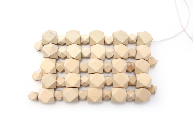 Sottopentola esagonale in legno con perline in stile scandinavo : Tappa 3