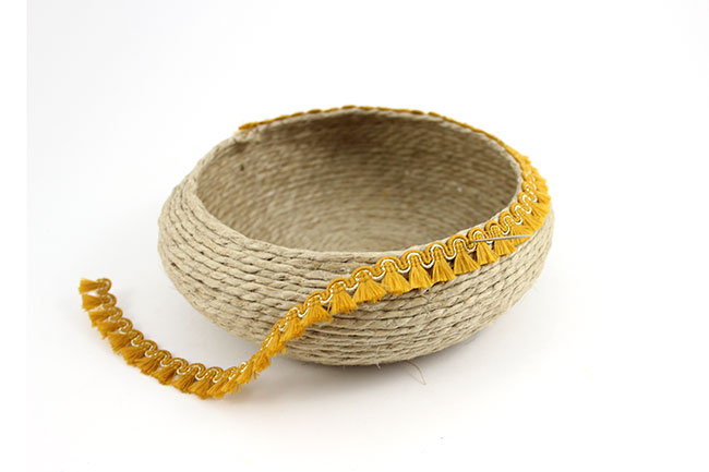 Treccia in filato di canapa aggiunto Coupelle en fil de chanvre ajout du galon