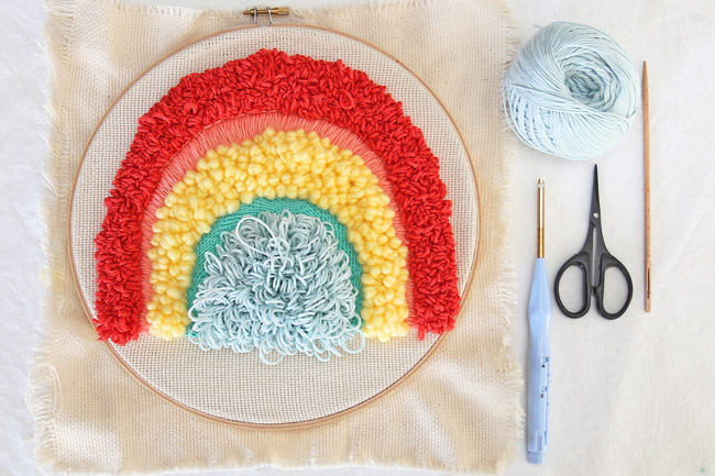 Cuscino arcobaleno fai da te con ago da punzonatura : Tappa 6