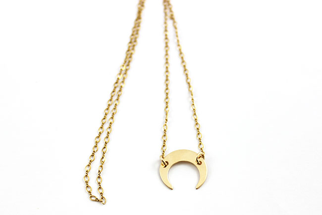 Ciondolo a forma di croce in oro laminato 14k | Atelier Paulin