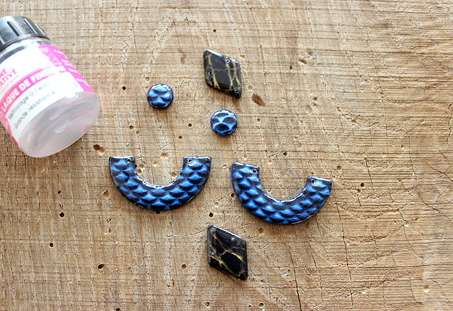 Orecchini geometrici in polimero effetto polvere di mica : Tappa 8