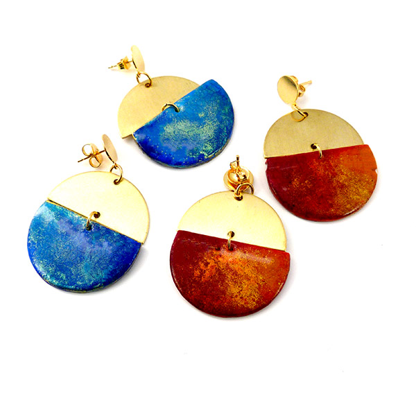 Orecchini in polimero, inchiostro e metallo