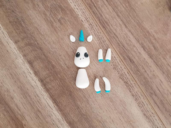 Customiser votre bullet journal avec une licorne et nuage en FIMO