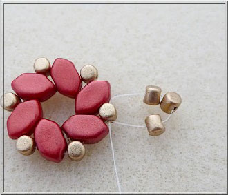 Fai da te Pia Parure Paros e Minos Glass Parure di Puca : Tappa 7