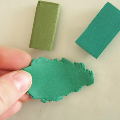 Trio de Porte-clés tendance Cactus en pâte polymère et pompons étape 6 Trio de Porte-clés tendance Cactus en pâte polymère et pompons étape 6