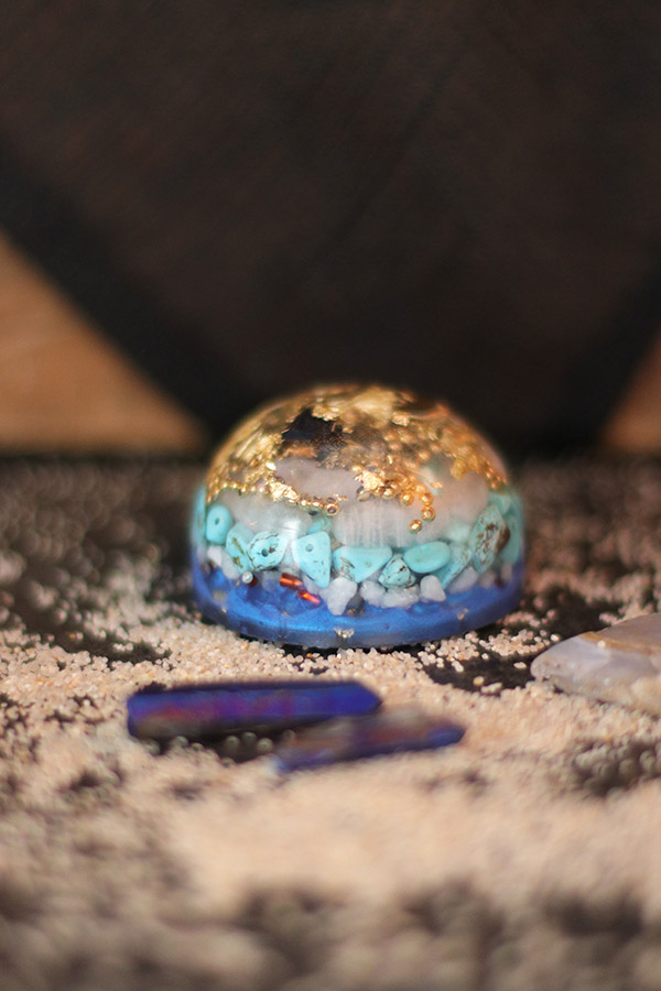 Schema Come realizzare un orgonite in resina: tutorial fai da te per principianti Schema Come realizzare un orgonite in resina: tutorial fai da te per principianti