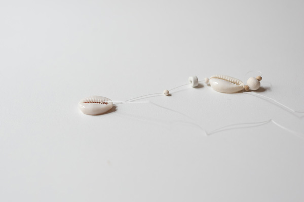 Fai da te: collana lunga in stile bohémien con conchiglie cauri : Tappa 3