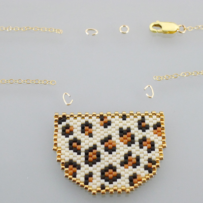 Collana lunga Animal Leopard con perle Miyuki : Tappa 2