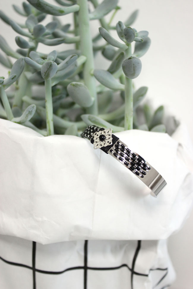 Schema Bracciale intrecciato a quadretti con motivo check in cabochon onice a quadretti Miyuki