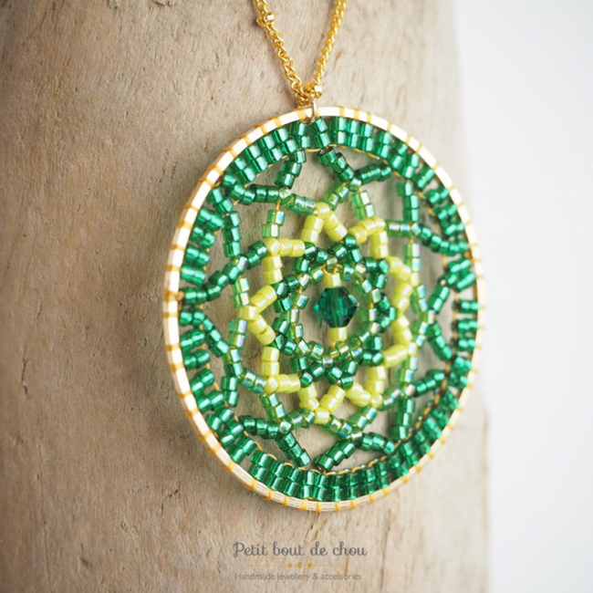 Schema Pendente a forma di mandala con perline Miyuki di Petit bout de chou, a punto mattone.