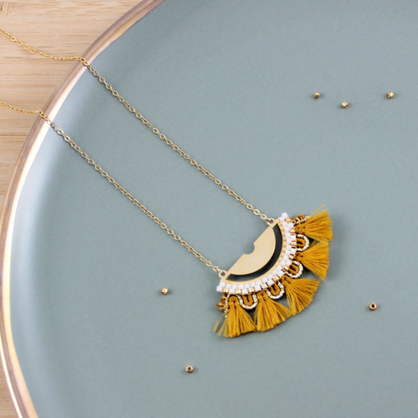 Girocollo Miyuki Half Circle intrecciato e treccia nappa