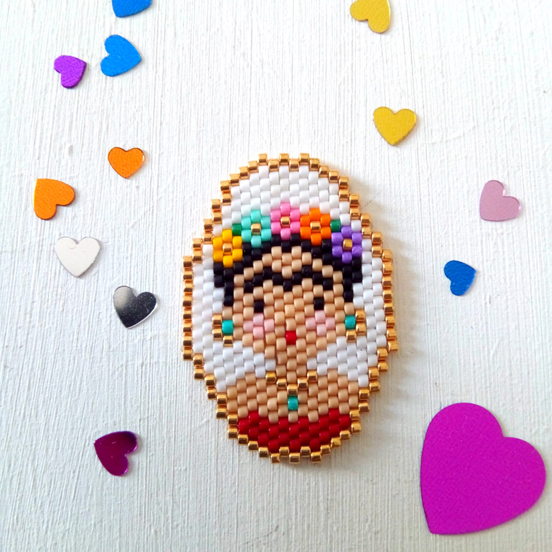 Schema Motivo a tessitura a mattoncino Medaglione Frida Kahlo perline Miyuki Delicas 11/0 Schema Motivo a tessitura a mattoncino Medaglione Frida Kahlo perline Miyuki Delicas 11/0