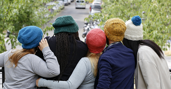 Fai da te Bonnet Mercoledì facile lavorare a maglia Zak ha detto