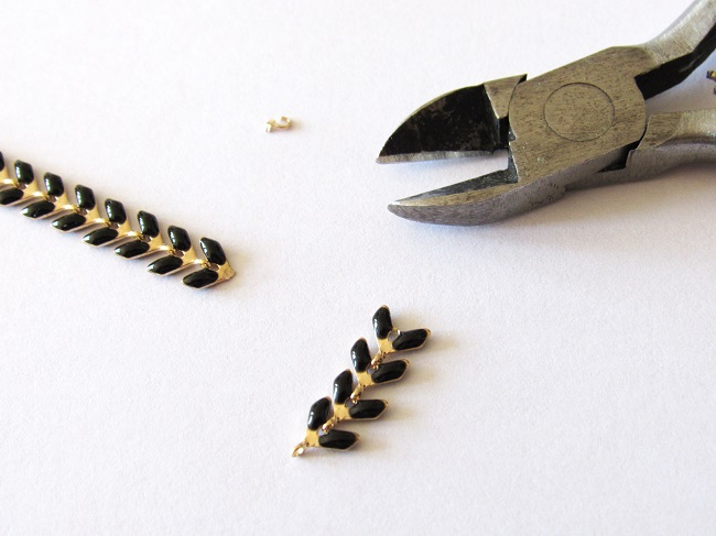 Orecchini con pendente in oro (laminato) e catena a spina di pesce : Tappa 1