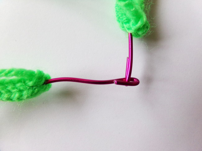 diy-deco-realiser-un-cactus-au-tricotin-08