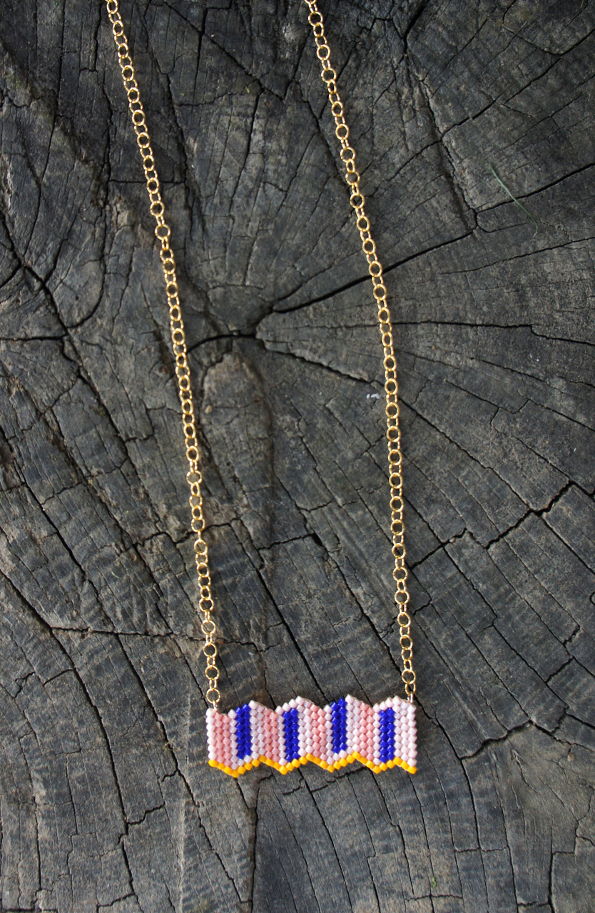 tuto-diy-sautoir-graphique-motif-zigzag-en-tissage-brick-stitch-perles-miyuki-delicas-final