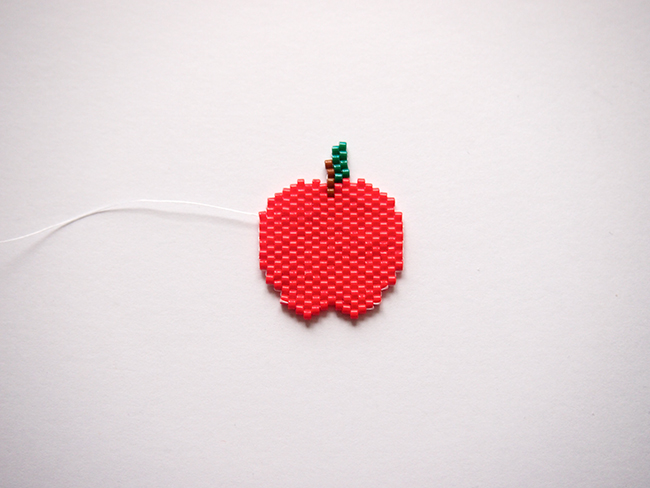 esercitazione alberino-brick-stitch-mela-big-apple-03
