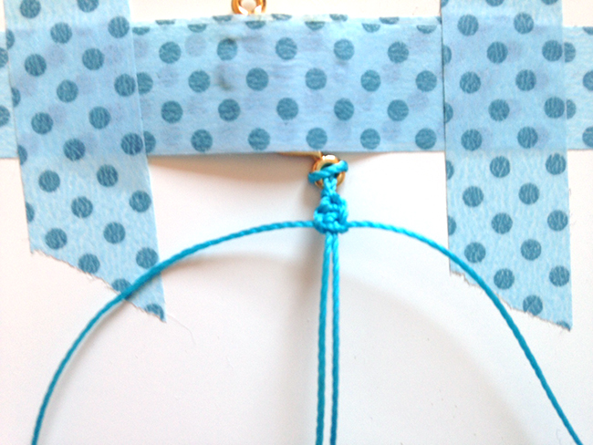 Bracciale di filodendro con nodi macramè : Tappa 3