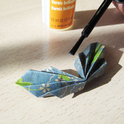 Orecchini Jungle Origami : Tappa 9 Orecchini Jungle Origami : Tappa 9