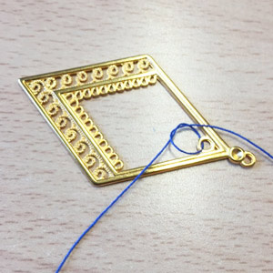 Orecchini a filo teso Lizbeth : Tappa 1