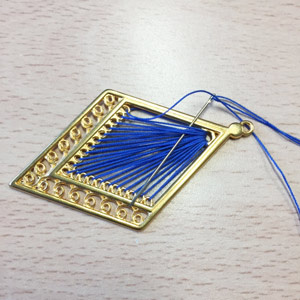 Orecchini a filo teso Lizbeth : Tappa 3