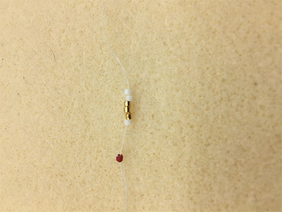 Fai da te Orecchini chic a triangolo 3D di Miyuki Delicas 11/0 : Tappa 21