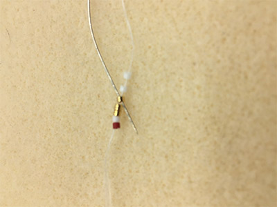 Fai da te Orecchini chic a triangolo 3D di Miyuki Delicas 11/0 : Tappa 22