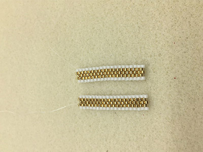 Fai da te Orecchini chic a triangolo 3D di Miyuki Delicas 11/0 : Tappa 28