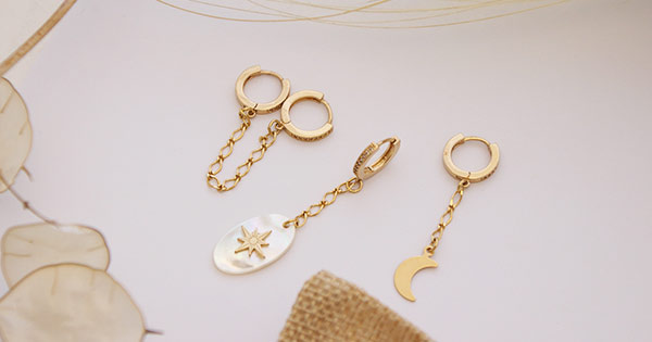 Orecchini a cerchio mini placcati oro fai-da-te con ciondoli luna e madreperla