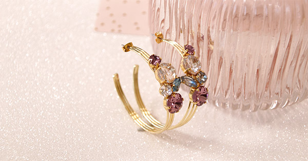 Schema Orecchini a cerchio con cristalli Swarovski fissaggio in resina UV