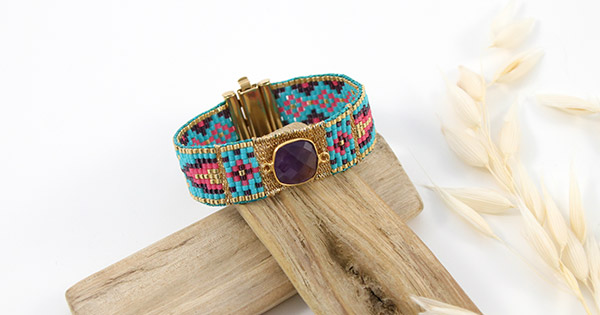 Bracelet tissage Miyuki et fils brillants pierre Améthyste Bracelet tissage Miyuki et fils brillants pierre Améthyste