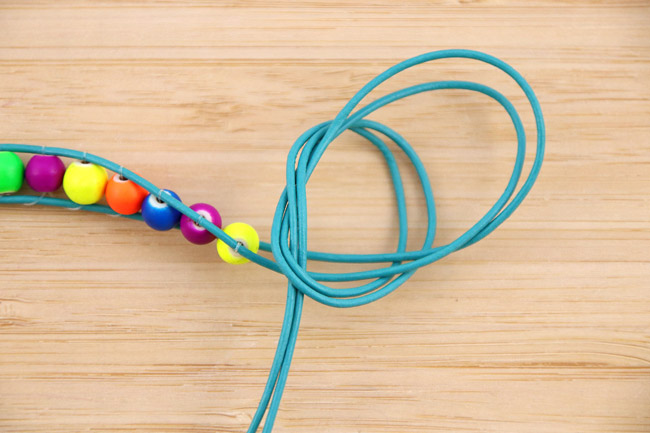 passaggio 5- braccialetto-avvolgente-multicolor-2-giri-bambino