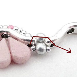 Collana Lucie con distanziatore Bowtrio e perle di vetro Amos di Puca : Tappa 6 Collana Lucie con distanziatore Bowtrio e perle di vetro Amos di Puca : Tappa 6