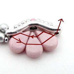 Collana Lucie con distanziatore Bowtrio e perle di vetro Amos di Puca : Tappa 9 Collana Lucie con distanziatore Bowtrio e perle di vetro Amos di Puca : Tappa 9