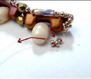 Step 17 - Fai da te Tinaya collana perle di vetro Puca